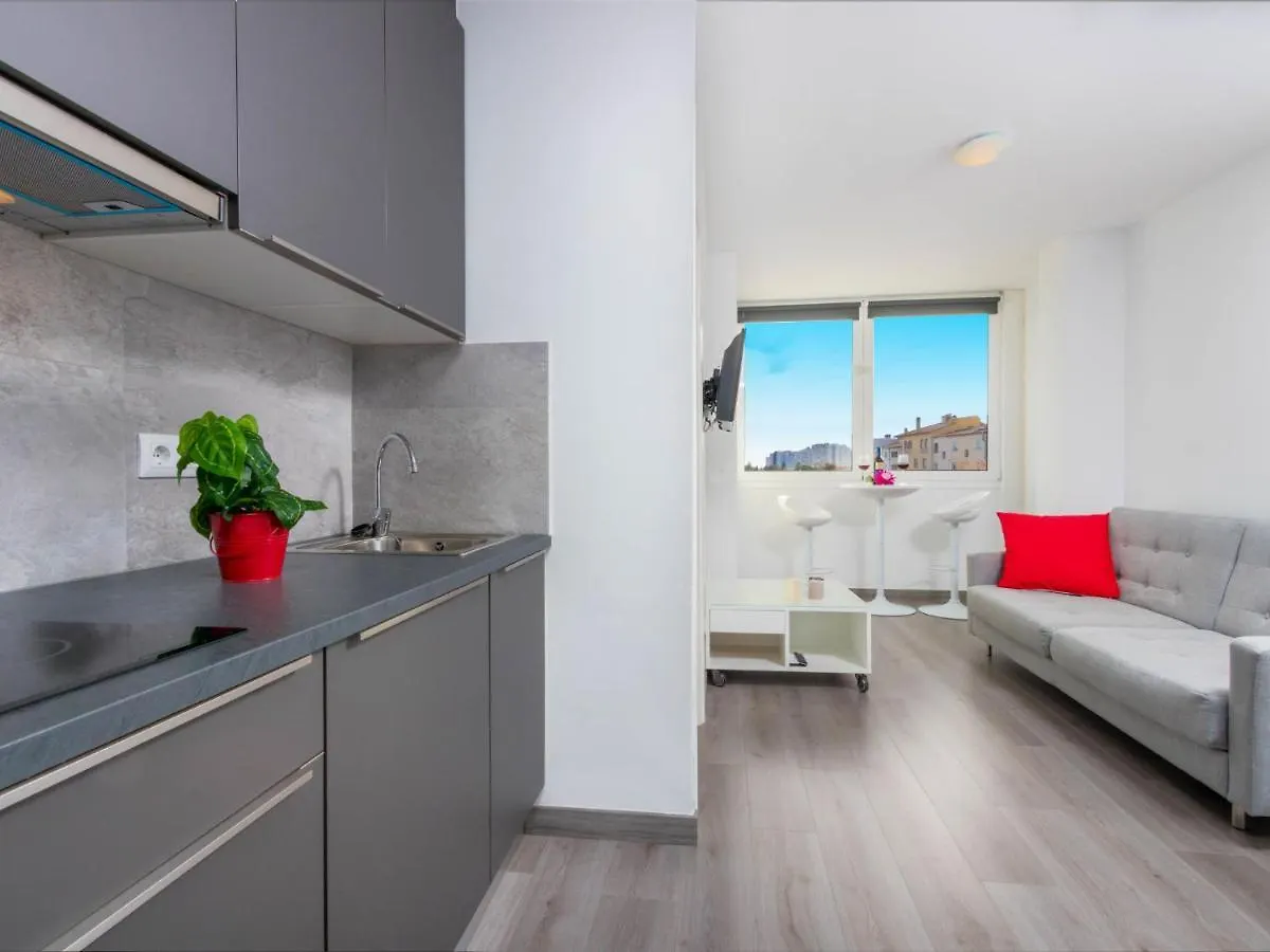 Apartment Port Mistral Empuriabrava 0*,
